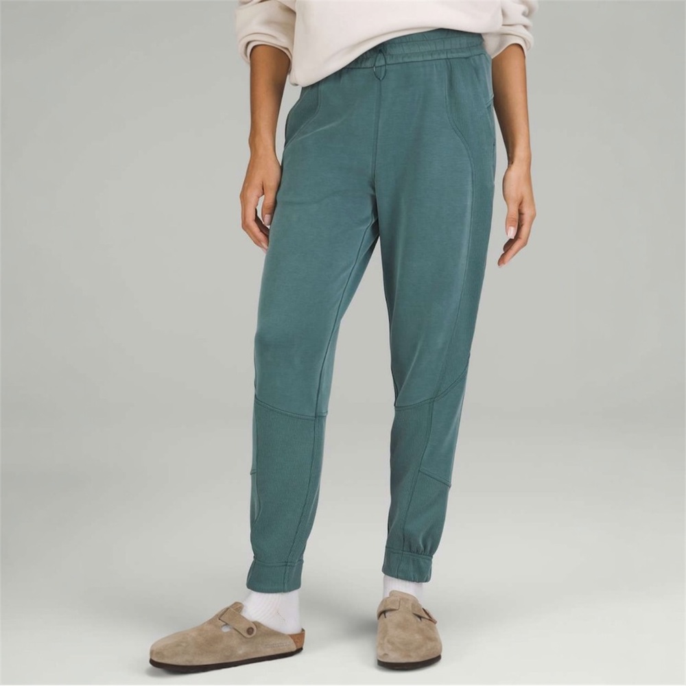 Lululemon Brushed Softstreme Ribbed High-Rise Jogger•Green Jasper